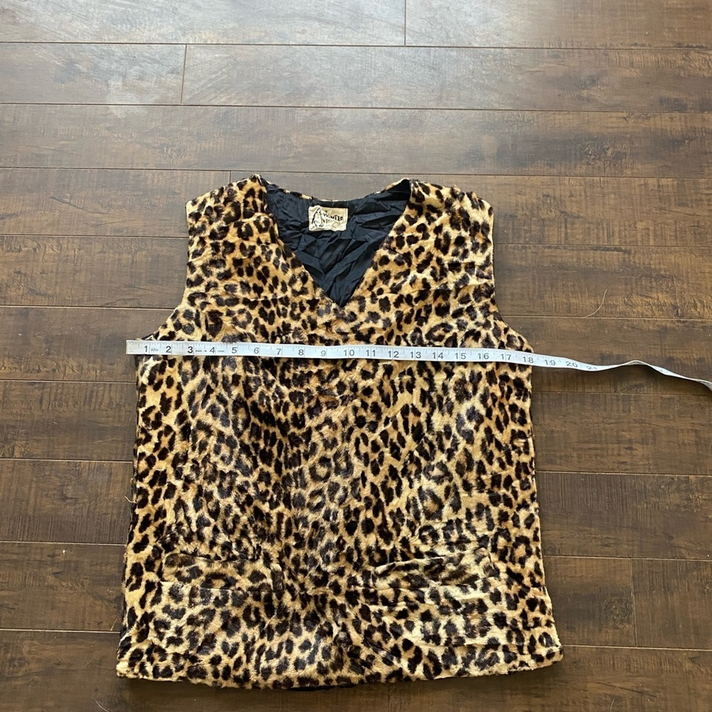 Cheetah print sleeveless top - Picture 7 of 13